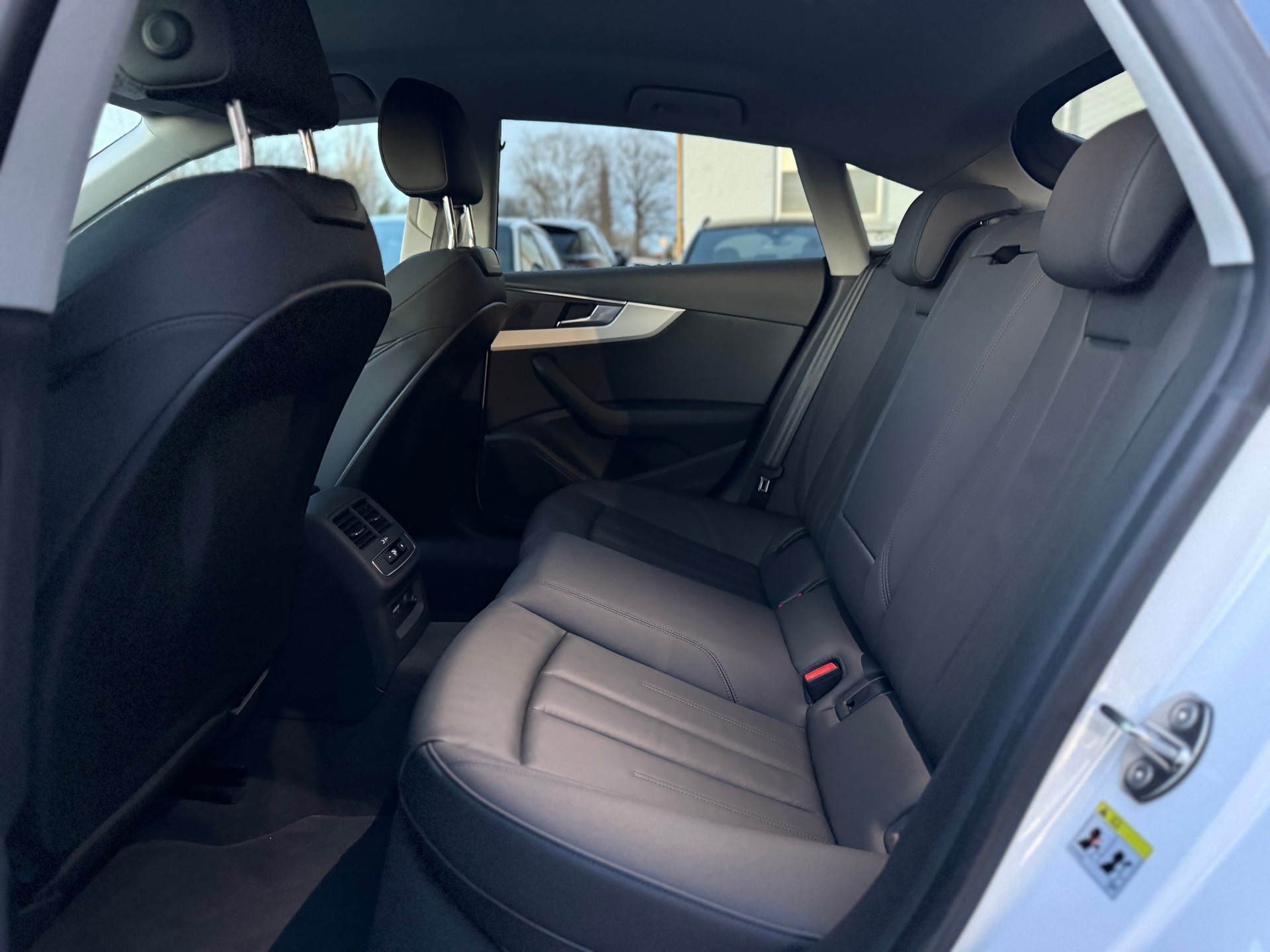 AUDI A5 Sportback 40 TDI Attraction quattro S-tronic-image-10
