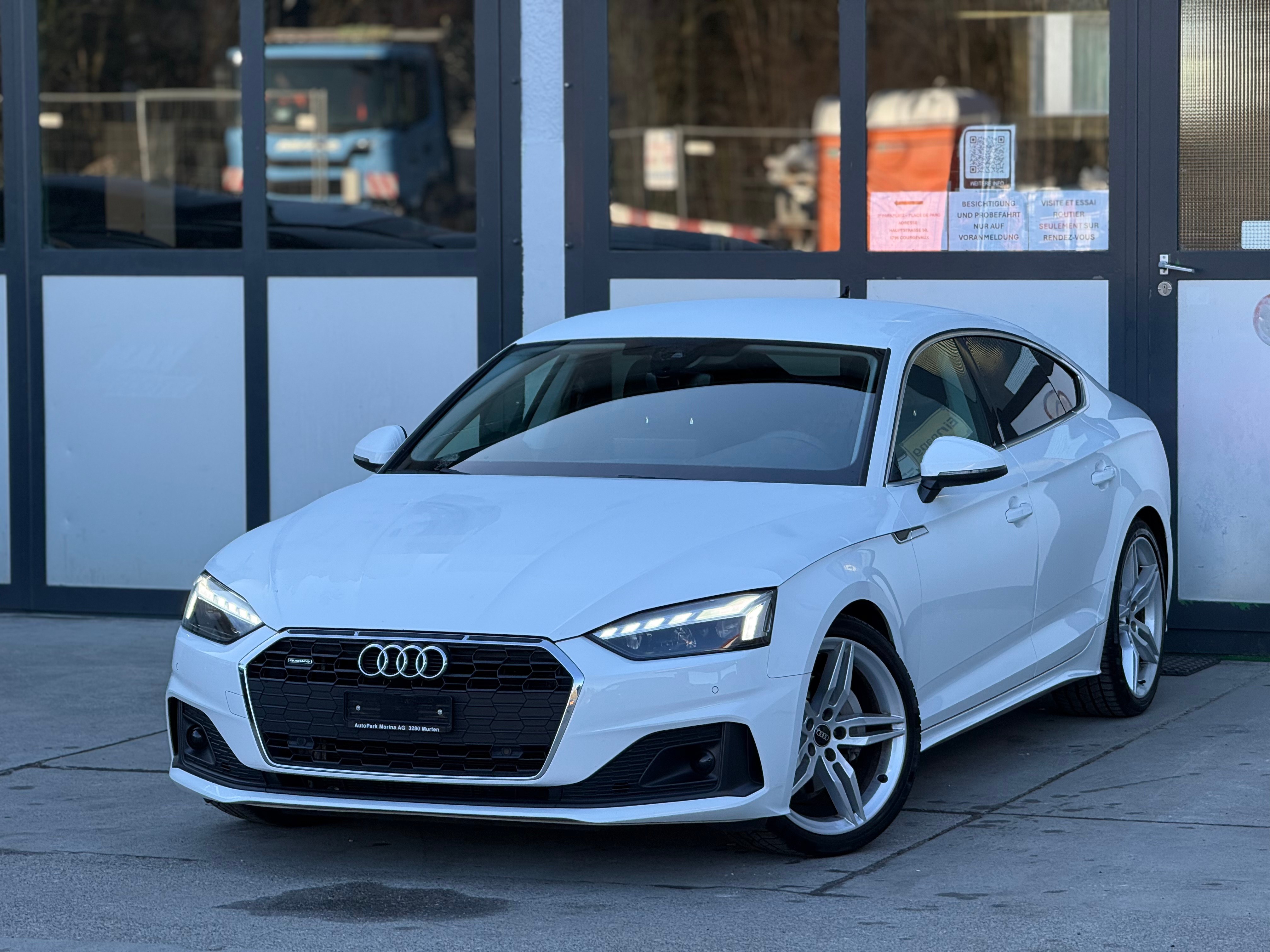 Car photo