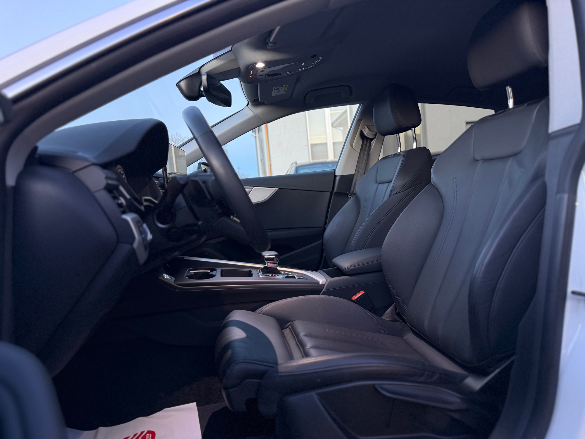 AUDI A5 Sportback 40 TDI Attraction quattro S-tronic-image-9