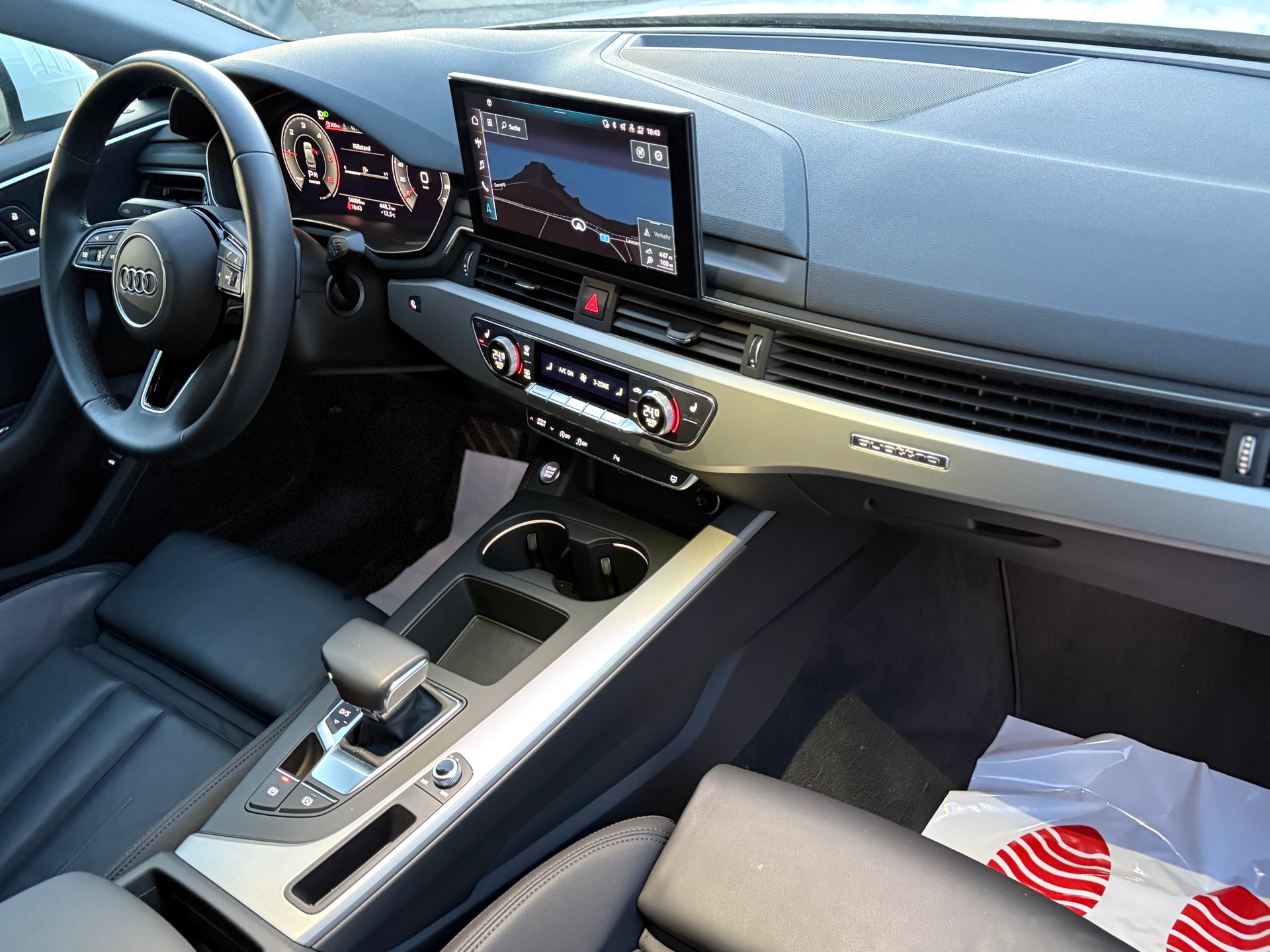 AUDI A5 Sportback 40 TDI Attraction quattro S-tronic-image-14