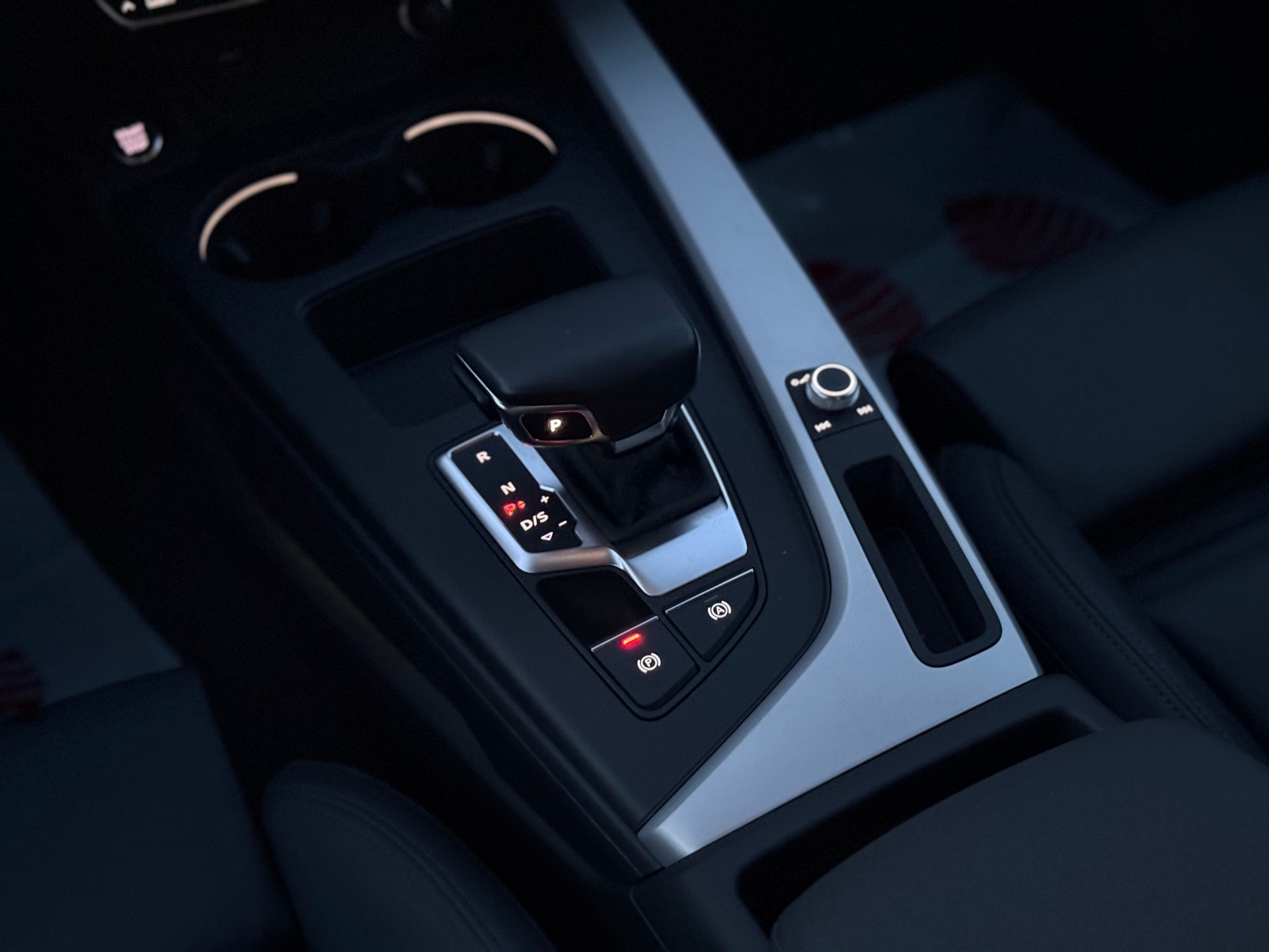 AUDI A5 Sportback 40 TDI Attraction quattro S-tronic-image-16