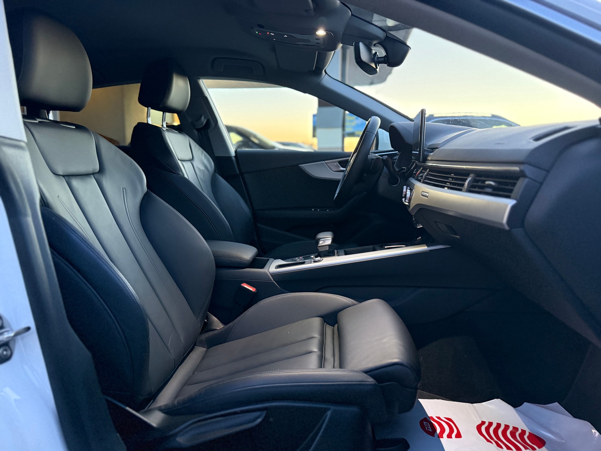 AUDI A5 Sportback 40 TDI Attraction quattro S-tronic-image-13