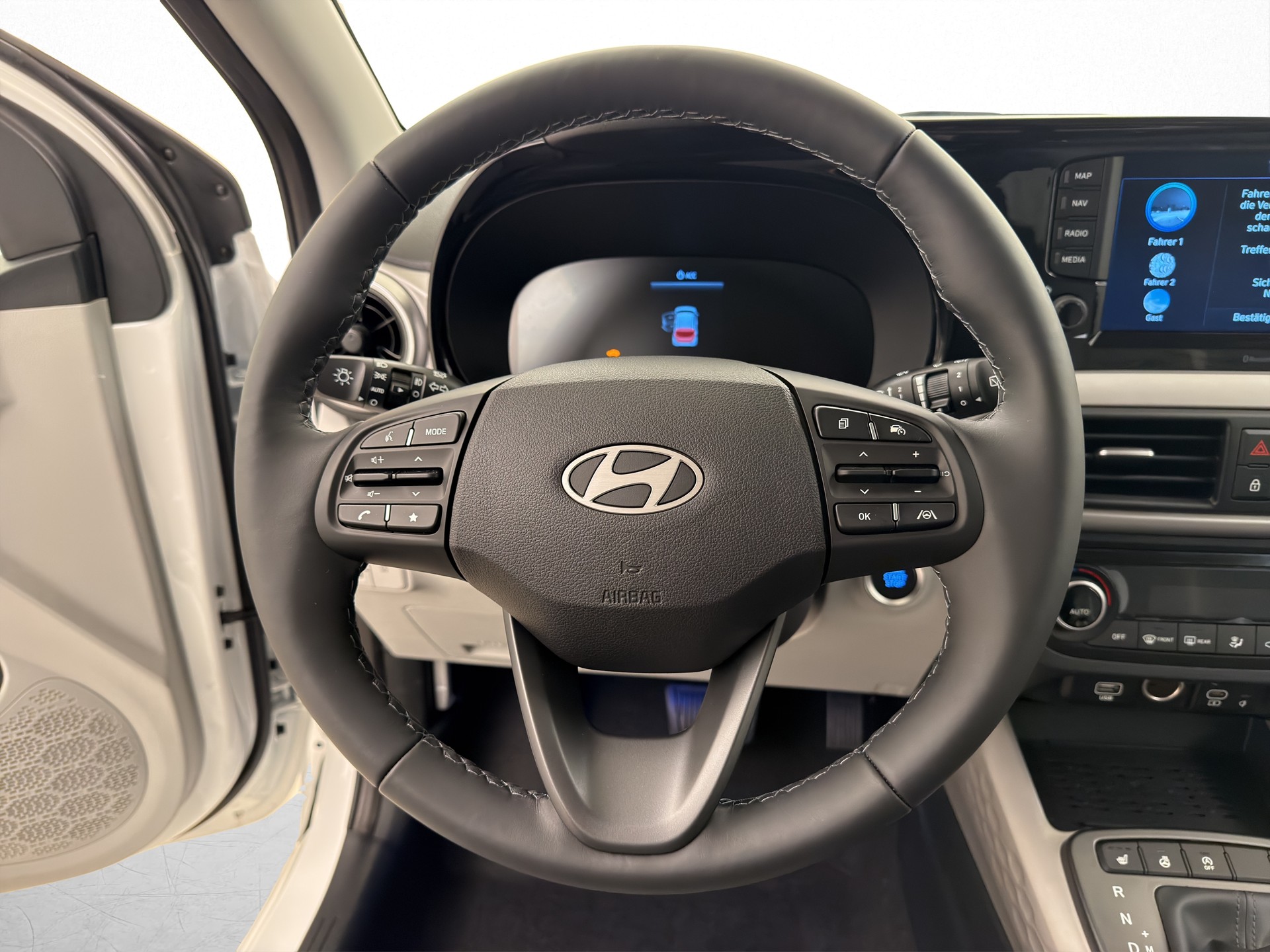HYUNDAI i10 1.2 Vertex-image-5