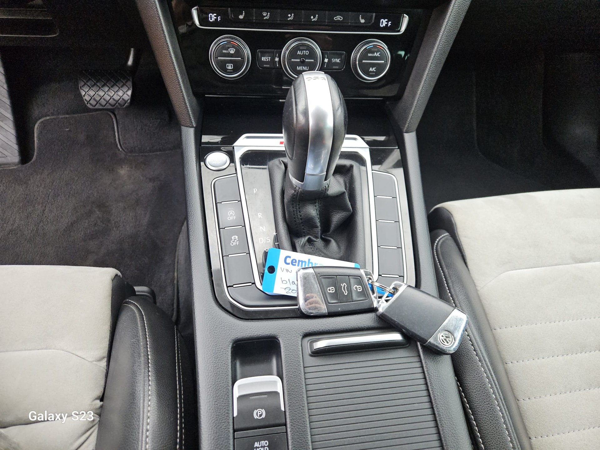 VW Passat Variant 2.0 TDI BMT Highline DSG 4Motion-image-11