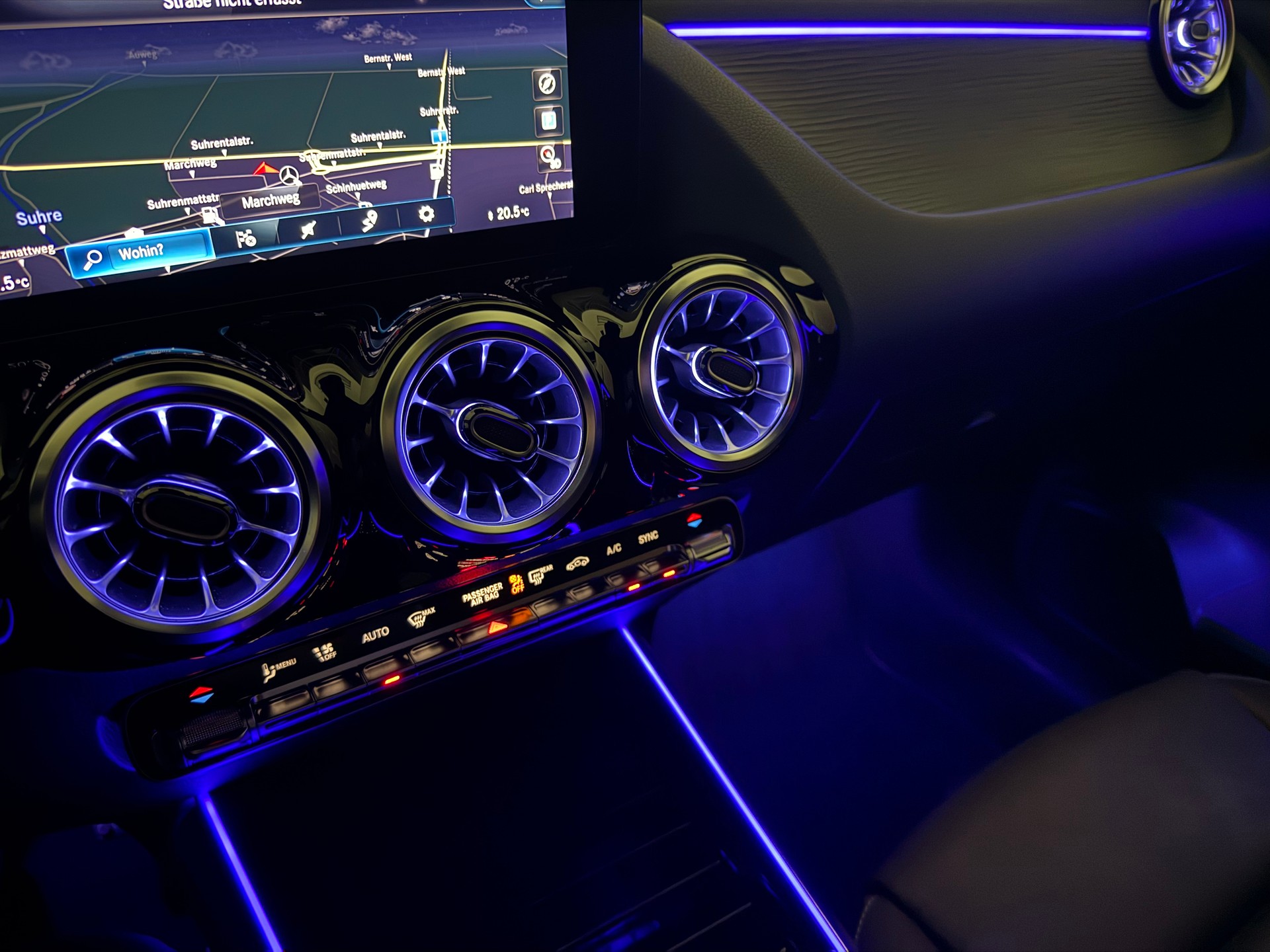 MERCEDES-BENZ GLA 35 AMG 4Matic 8G-Speedshift DCT-image-19