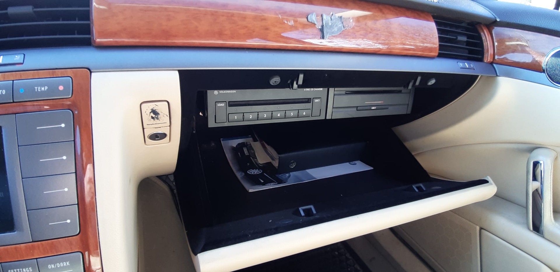 VW Phaeton 4.2 V8 4Motion Tiptronic-image-10
