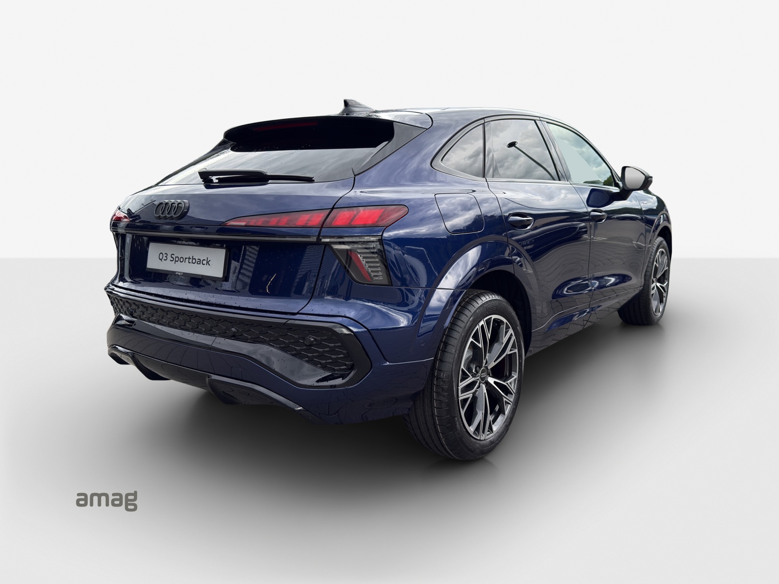 AUDI Q3 Sportback 110 kW TFSI S tronic-image-4