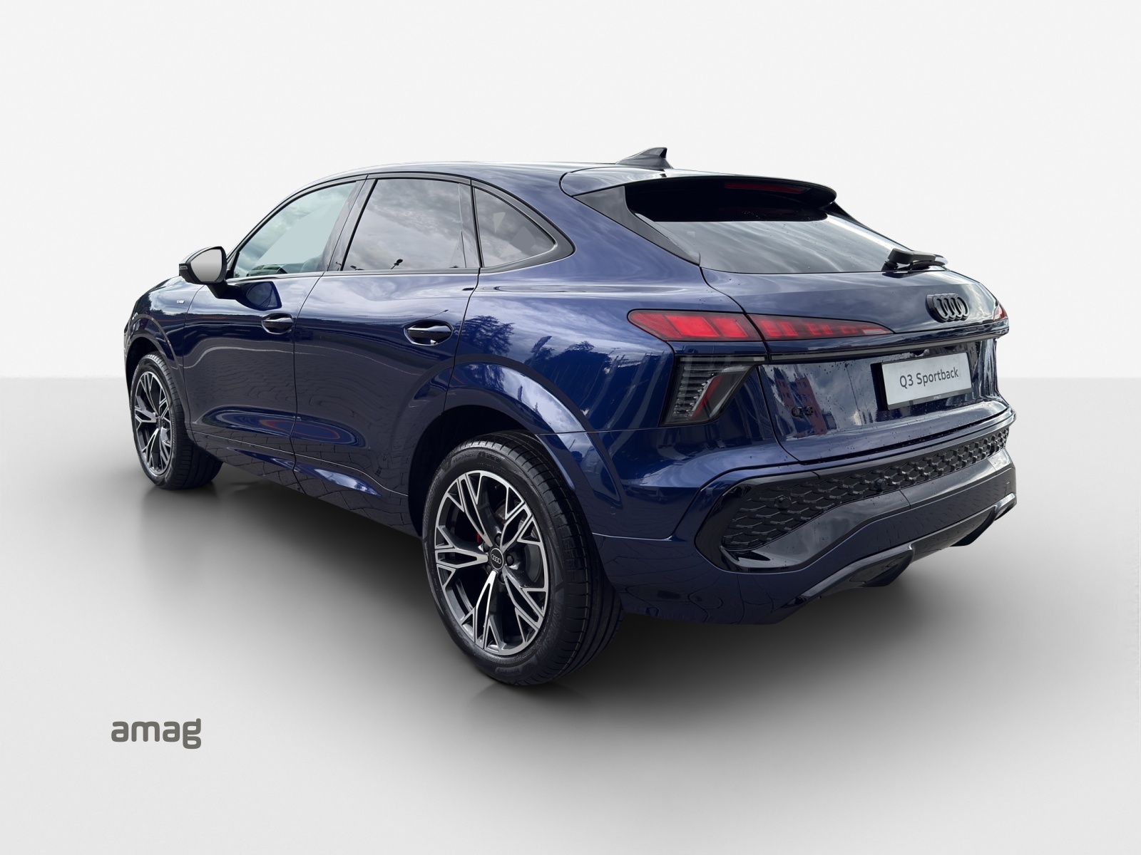 AUDI Q3 Sportback 110 kW TFSI S tronic-image-2