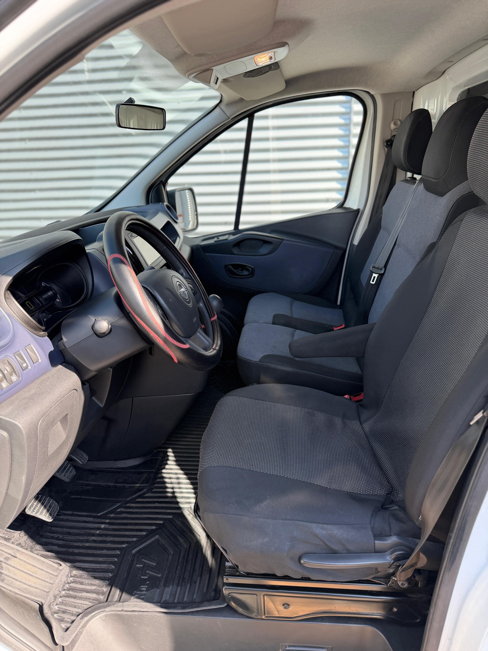 OPEL Vivaro 1.6 BiTurbo CDTI ecoFLEX 2.9t L2H1 145PS!-image-9