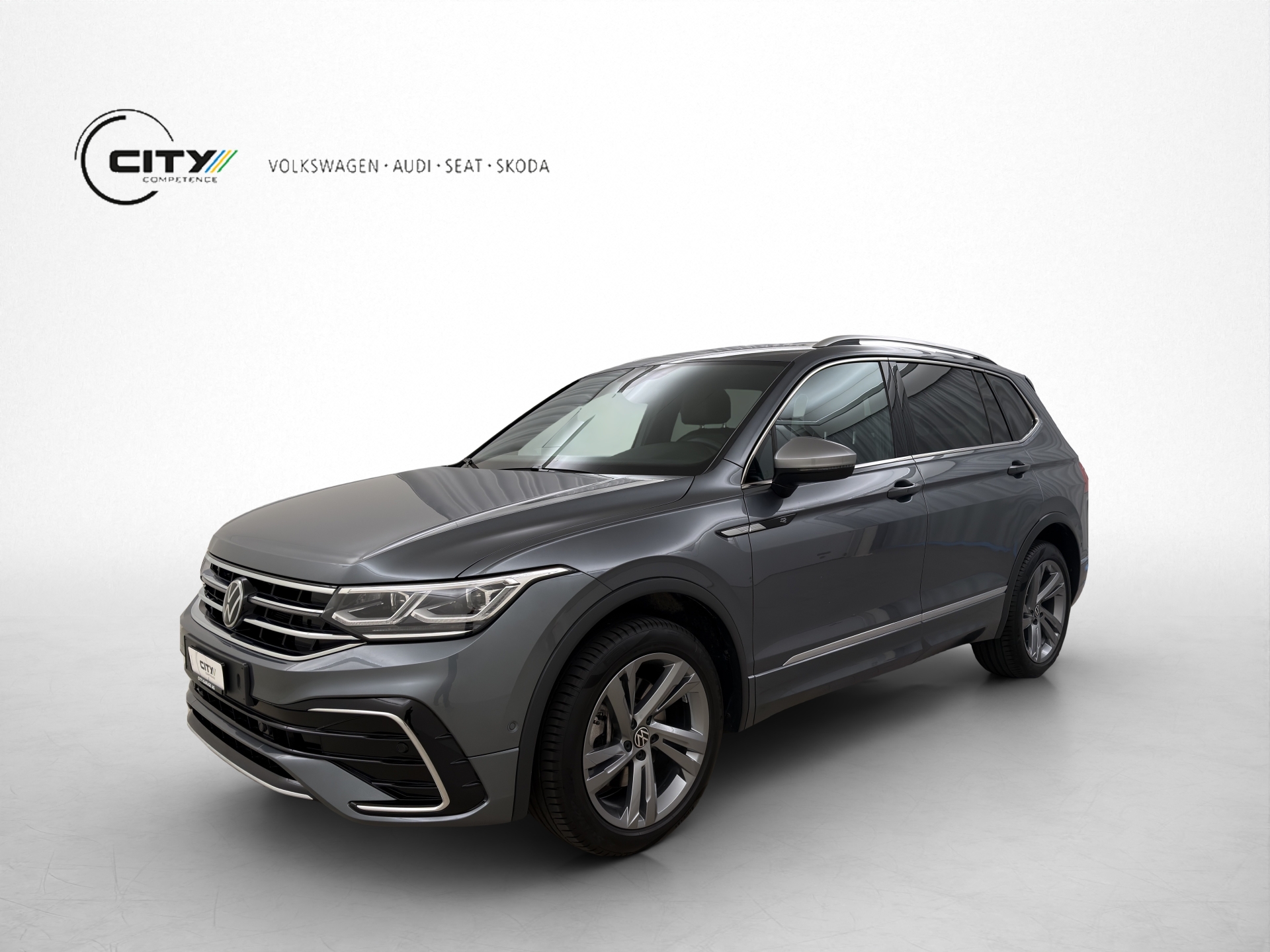 VW Tiguan Allspace 2.0 TSI R-Line DSG 4Motion-image-0