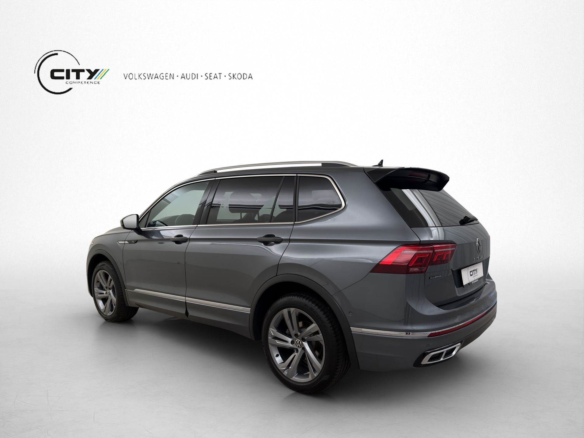 VW Tiguan Allspace 2.0 TSI R-Line DSG 4Motion-image-1