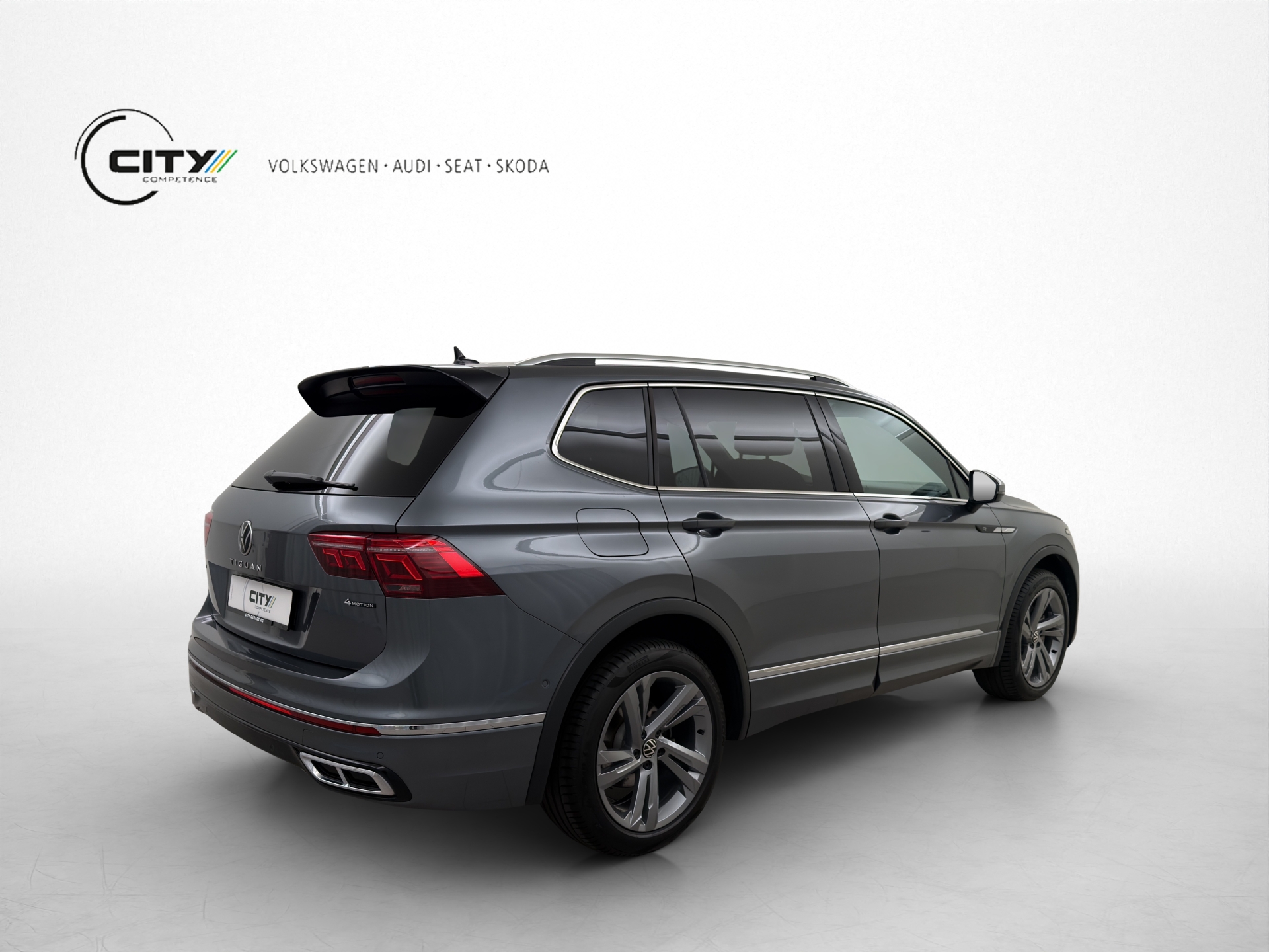 VW Tiguan Allspace 2.0 TSI R-Line DSG 4Motion-image-2