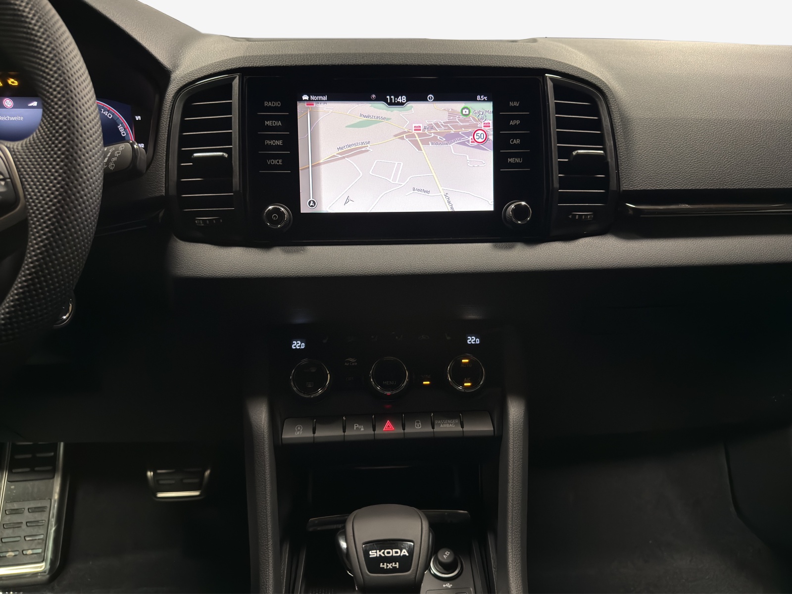 SKODA Karoq 2.0 TSI SportLine 4x4 DSG-image-10