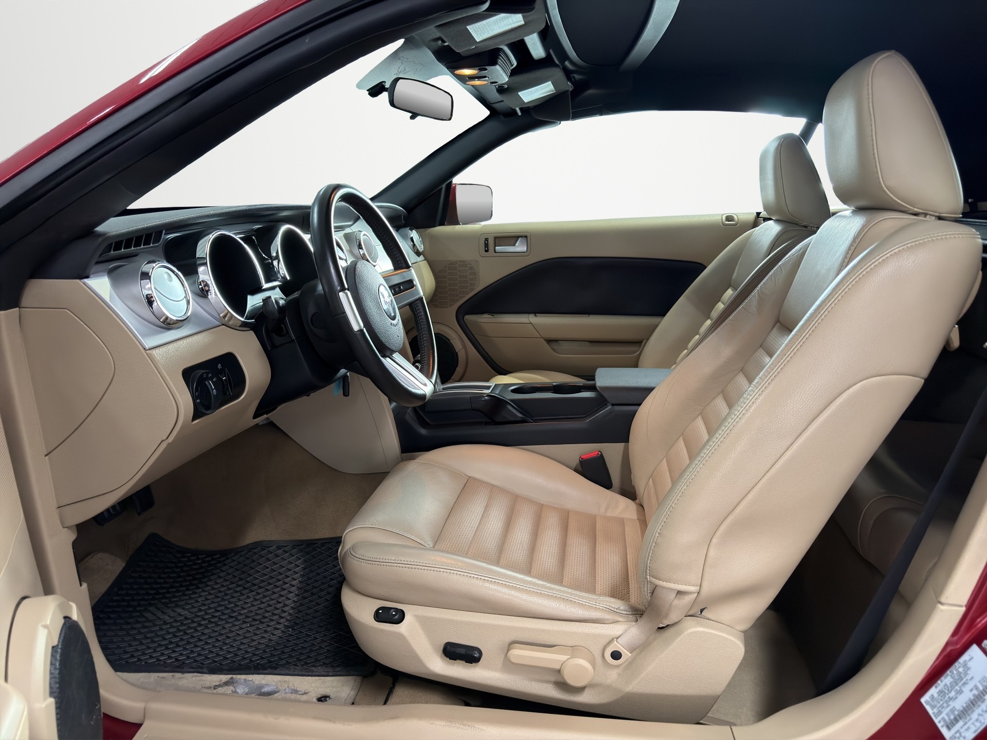 FORD MUSTANG-image-8