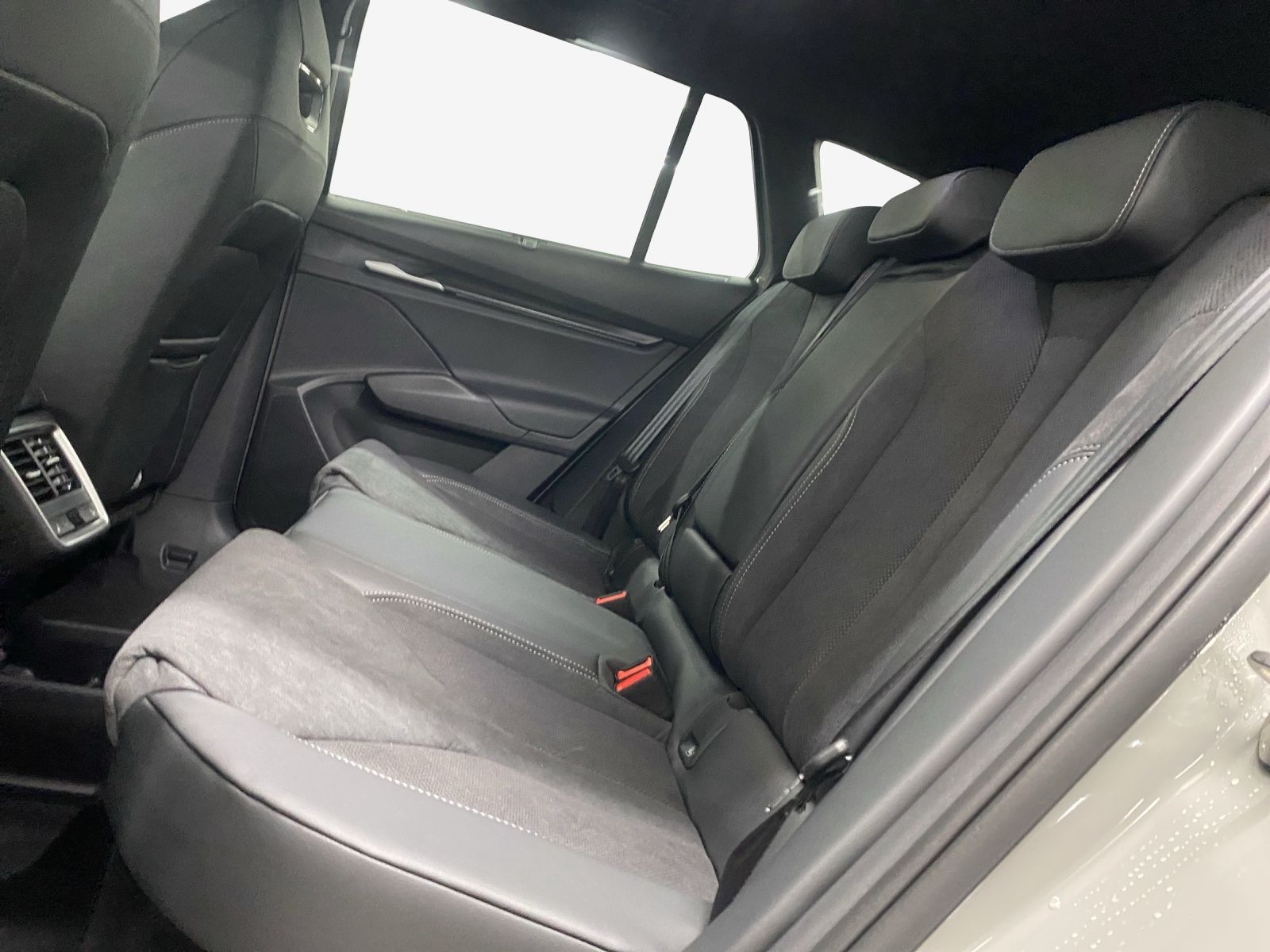 SKODA Enyaq 85x Sportline 4x4-image-11