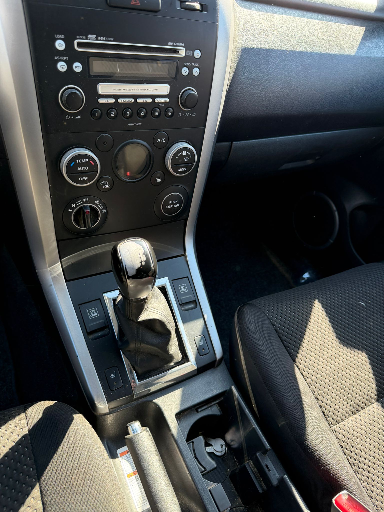 SUZUKI Grand Vitara 2.4 16V GL Top-image-4