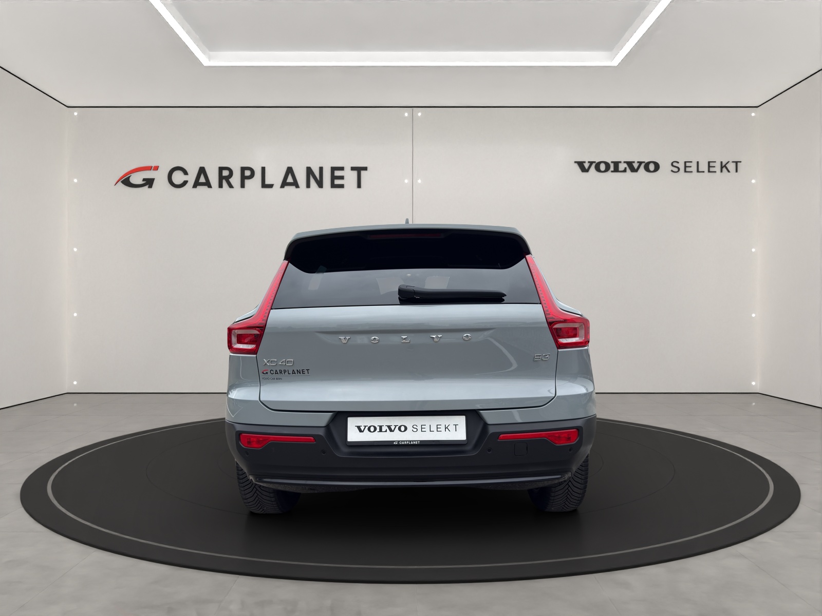 VOLVO XC40 2.0 B3 MH Plus Dark-image-5