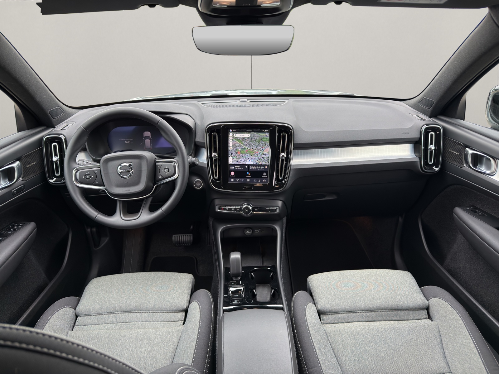 VOLVO XC40 2.0 B3 MH Plus Dark-image-13