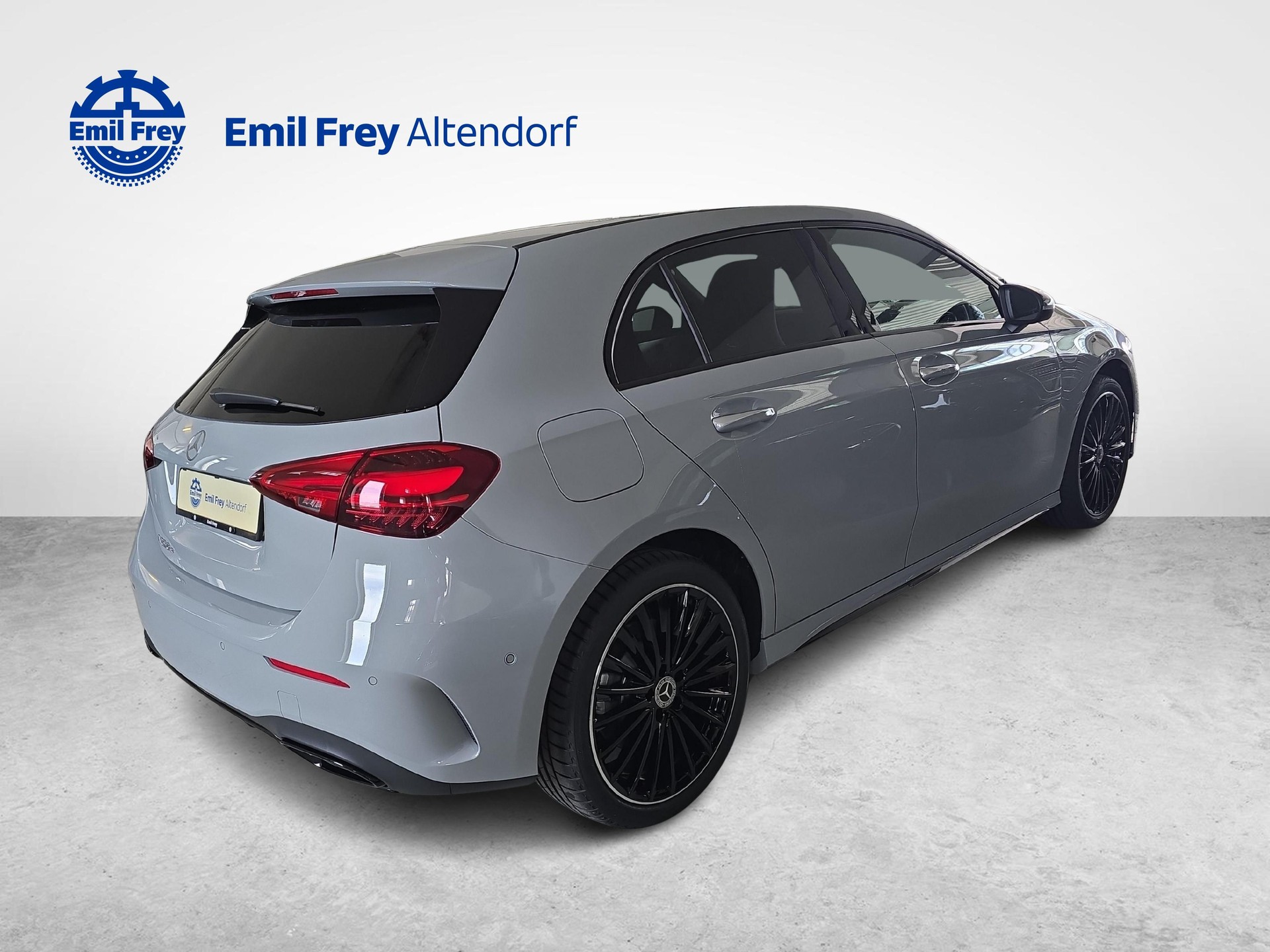 MERCEDES-BENZ A 250 e EQ Star AMG Line-image-4