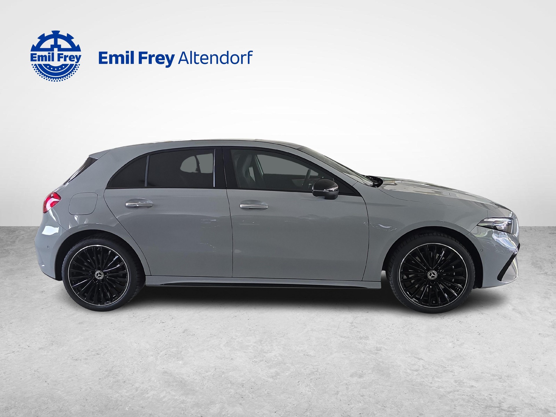 MERCEDES-BENZ A 250 e EQ Star AMG Line-image-5