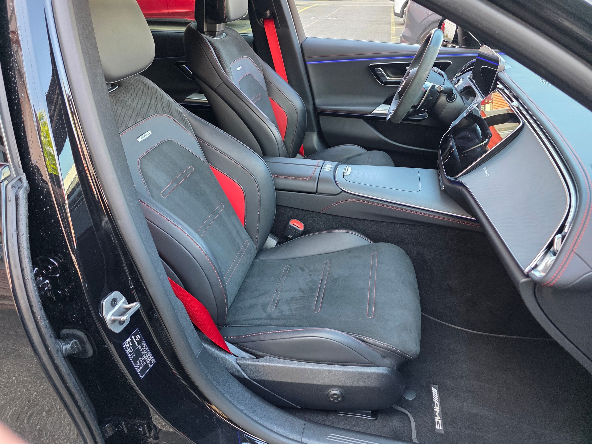 MERCEDES-BENZ E 53 Hybrid T 4Matic+ 9G-Tronic-image-14