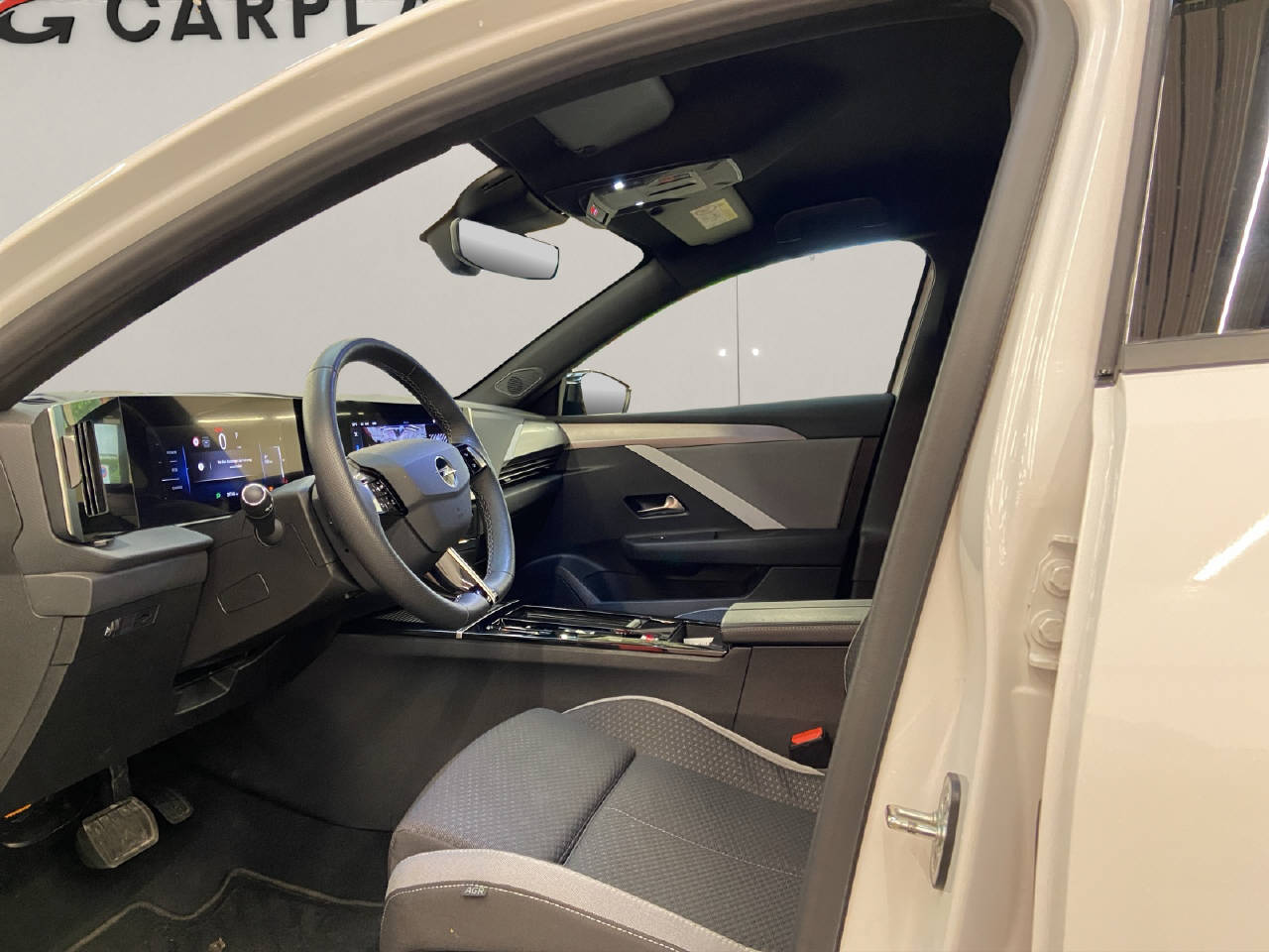 OPEL Astra 1.2 T Hybrid Edition-image-4
