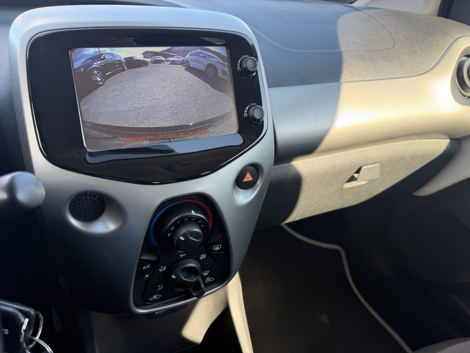 TOYOTA Aygo 1.0 VVT-i x-wave MultiMode-image-8
