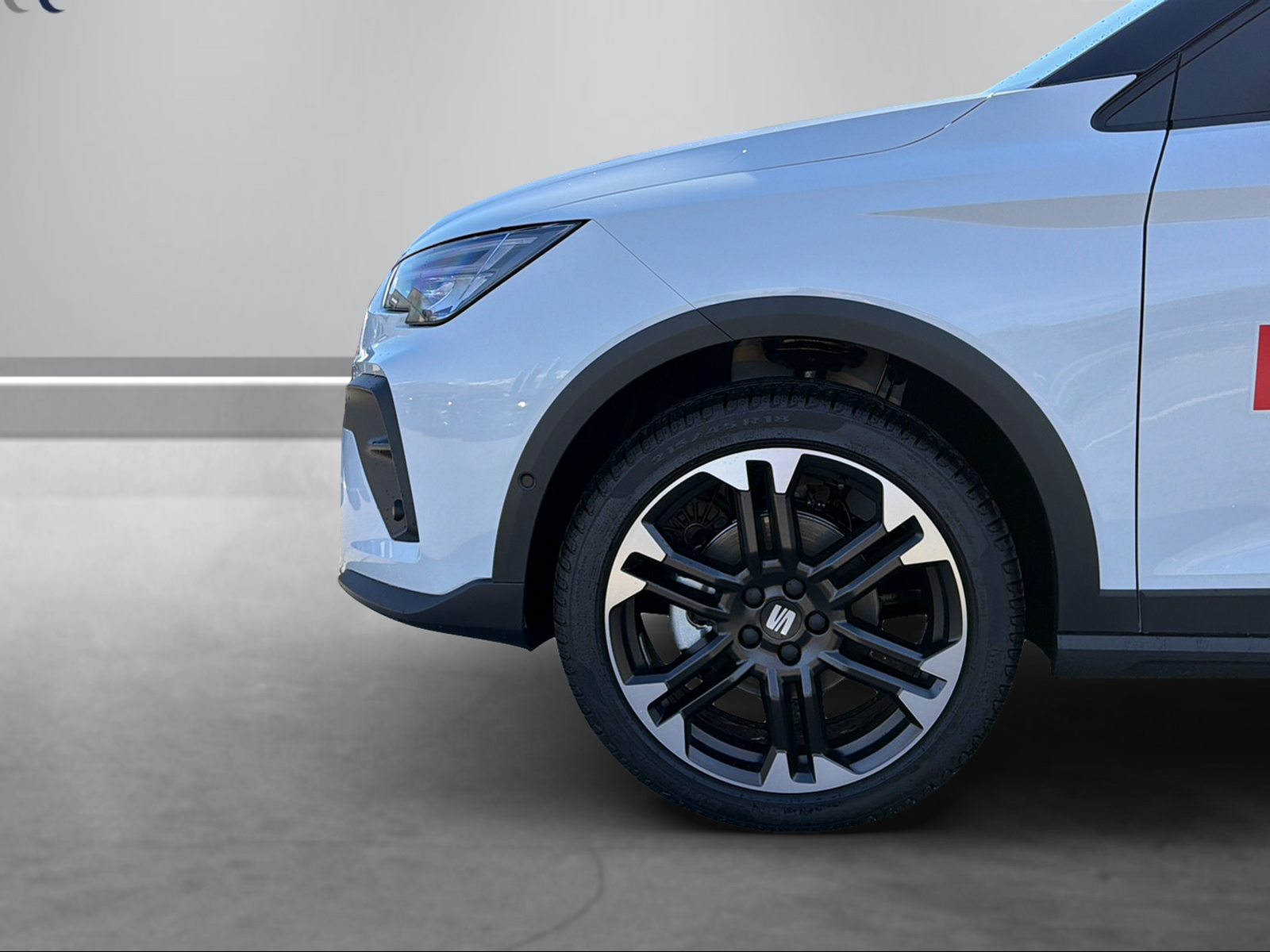 SEAT Arona 1.5 Eco TSI Move FR DSG-image-2