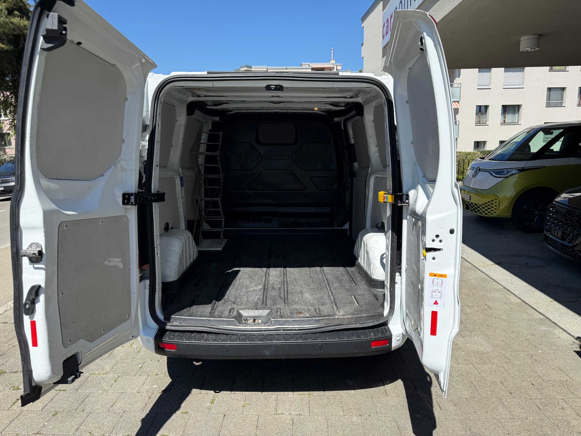 FORD Transit Custom Van 1.0 Eco Boost 340 L1H1 Trend PHEV-image-12