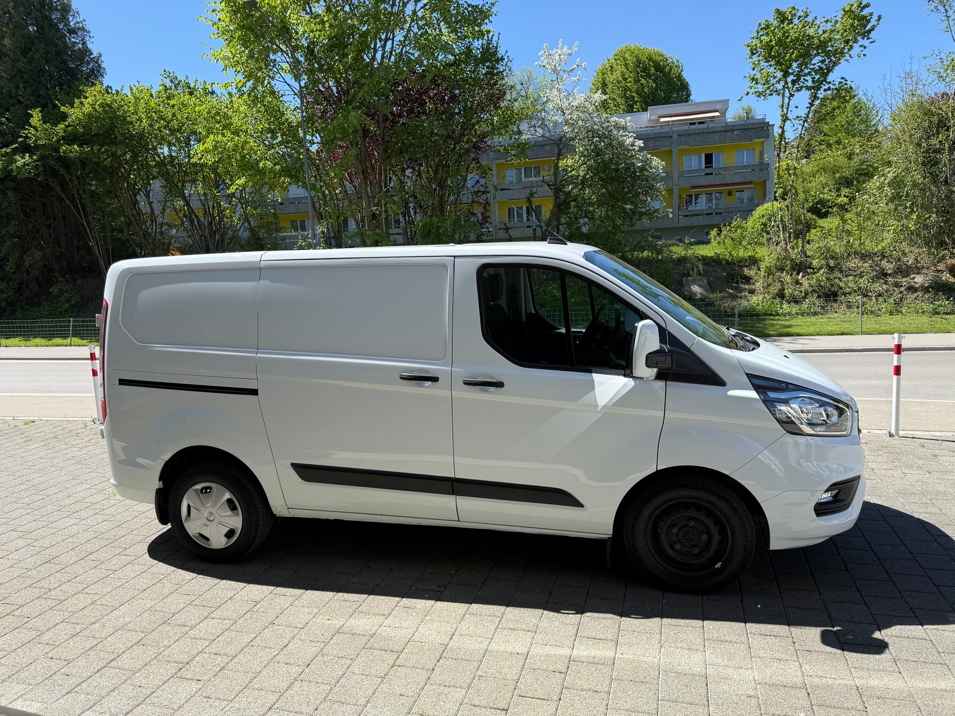 FORD Transit Custom Van 1.0 Eco Boost 340 L1H1 Trend PHEV-image-3