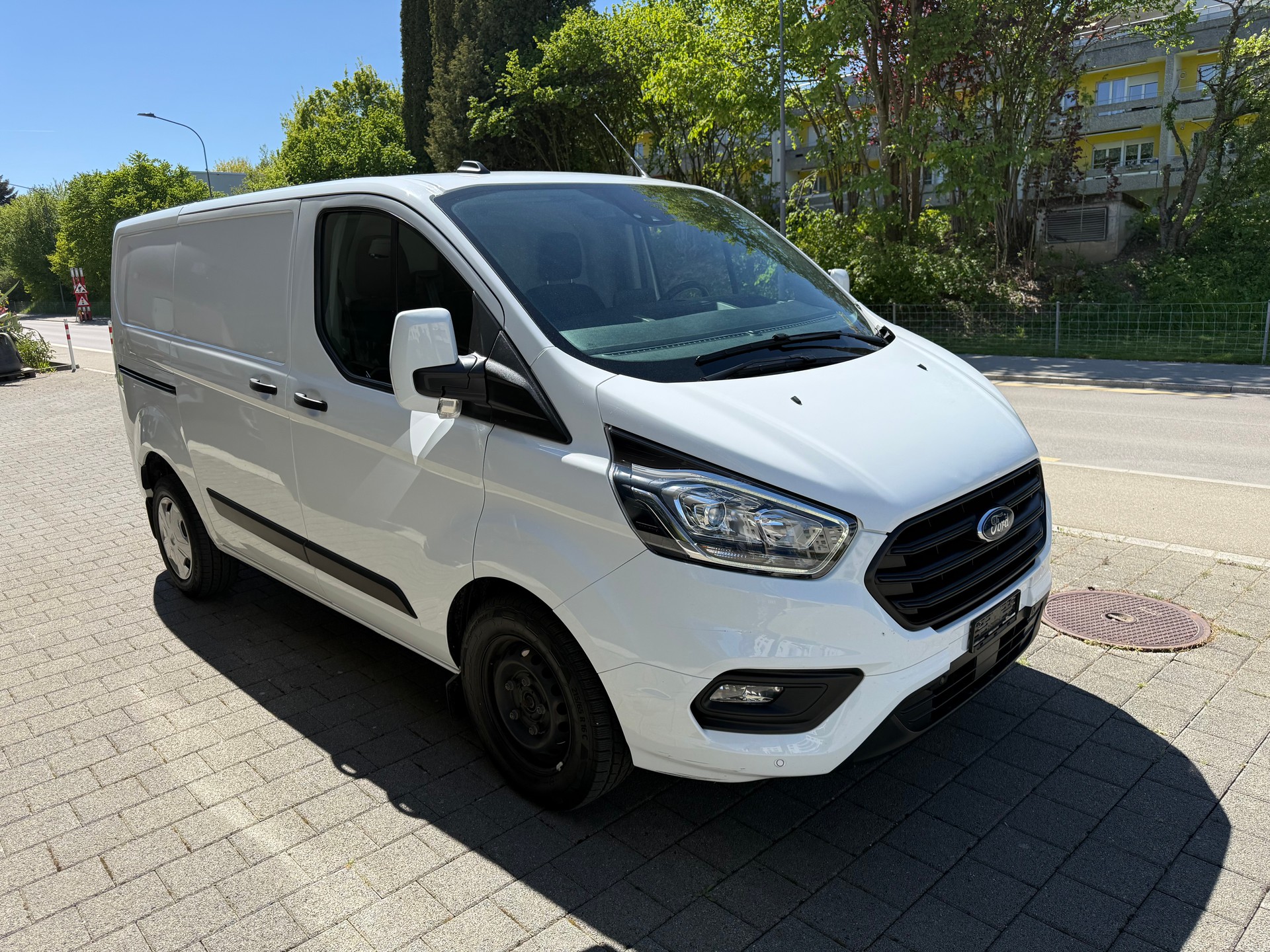 FORD Transit Custom Van 1.0 Eco Boost 340 L1H1 Trend PHEV-image-2