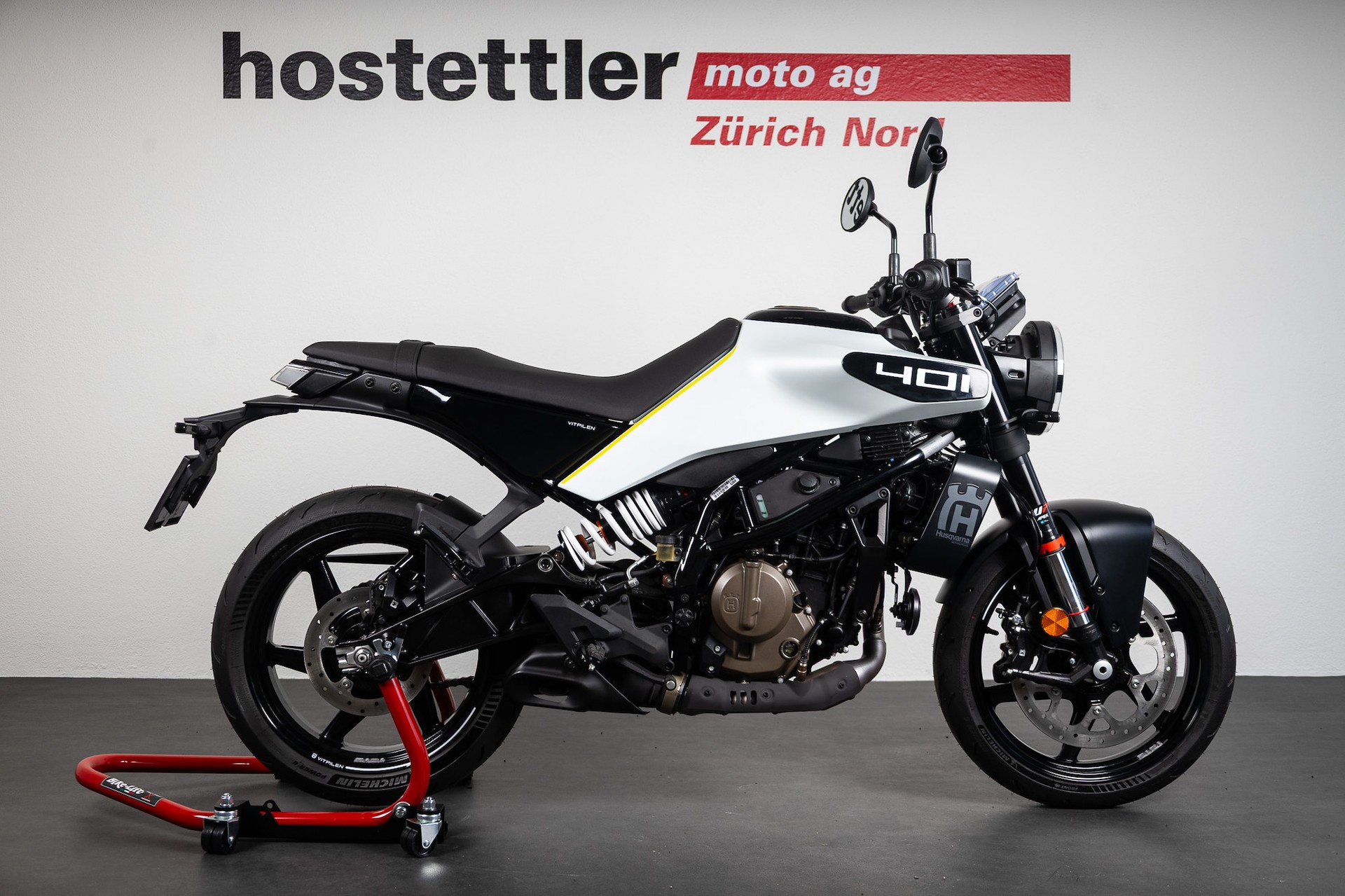 HUSQVARNA 401 Vitpilen-showroom-element-1