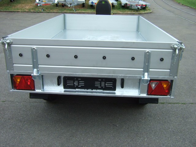 TEMARED Tipper Rückwärtskipper 2'000Kg mit Alubordwänden-image-1