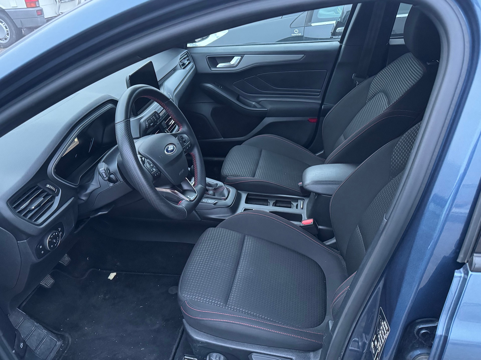 FORD Focus 1.0 SCTi ST-Line-image-4