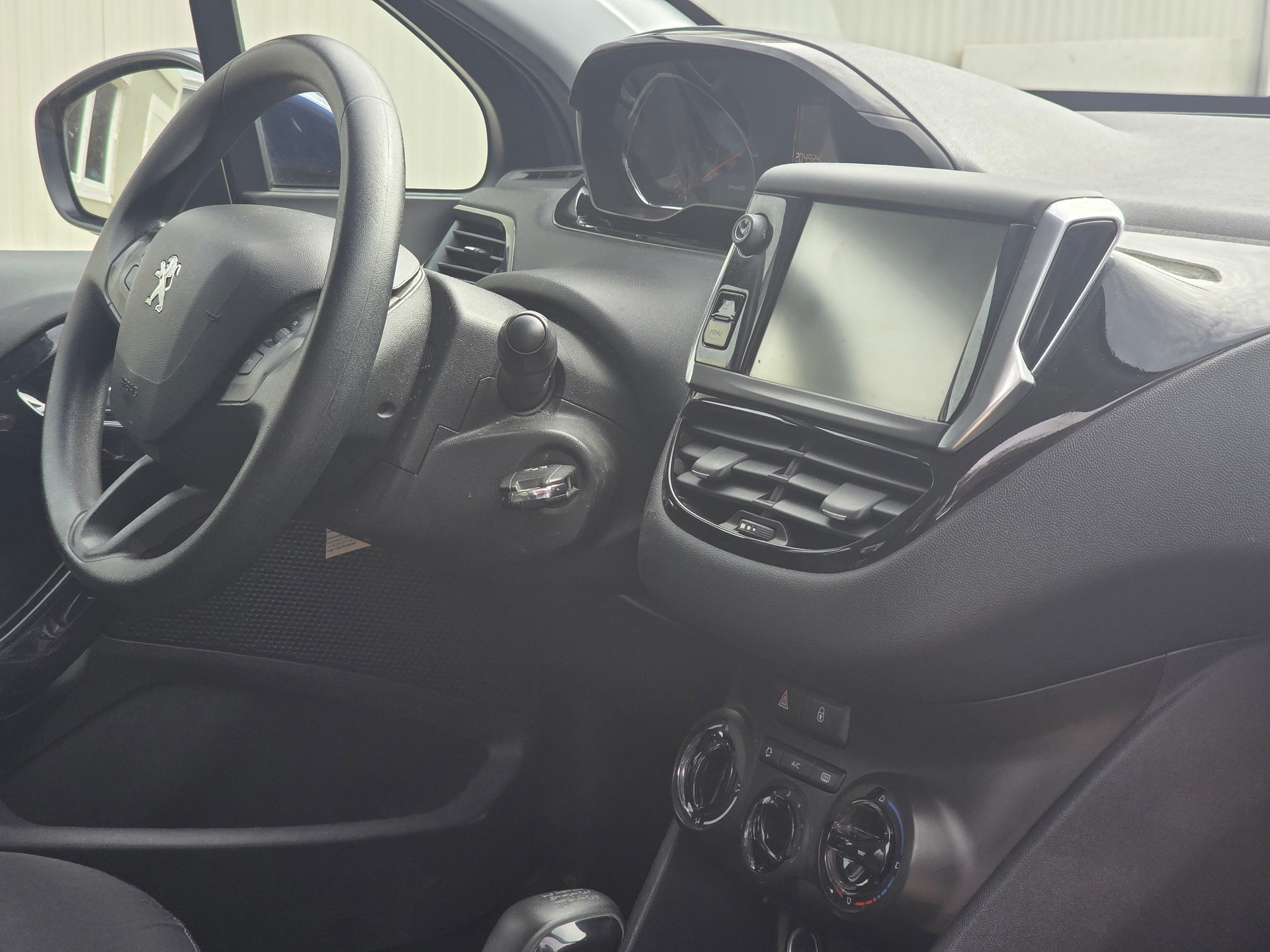 PEUGEOT 208 1.2 VTI Access *** Frisch ab MFK / Frisch ab Service / 6MT Garantie / Gratis Lieferung ***-image-12