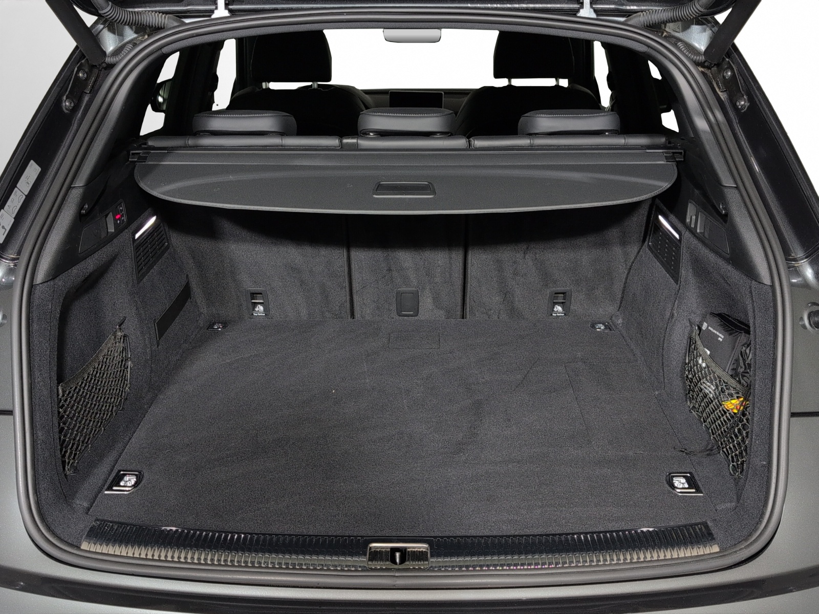 AUDI Q5 55 TFSI e quattro-image-12