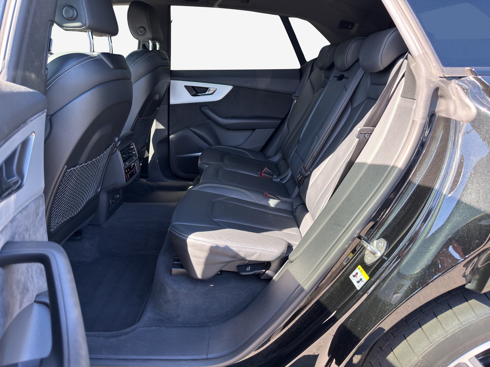 AUDI Q8 50 TDI Black Edition quattro tiptronic-image-11