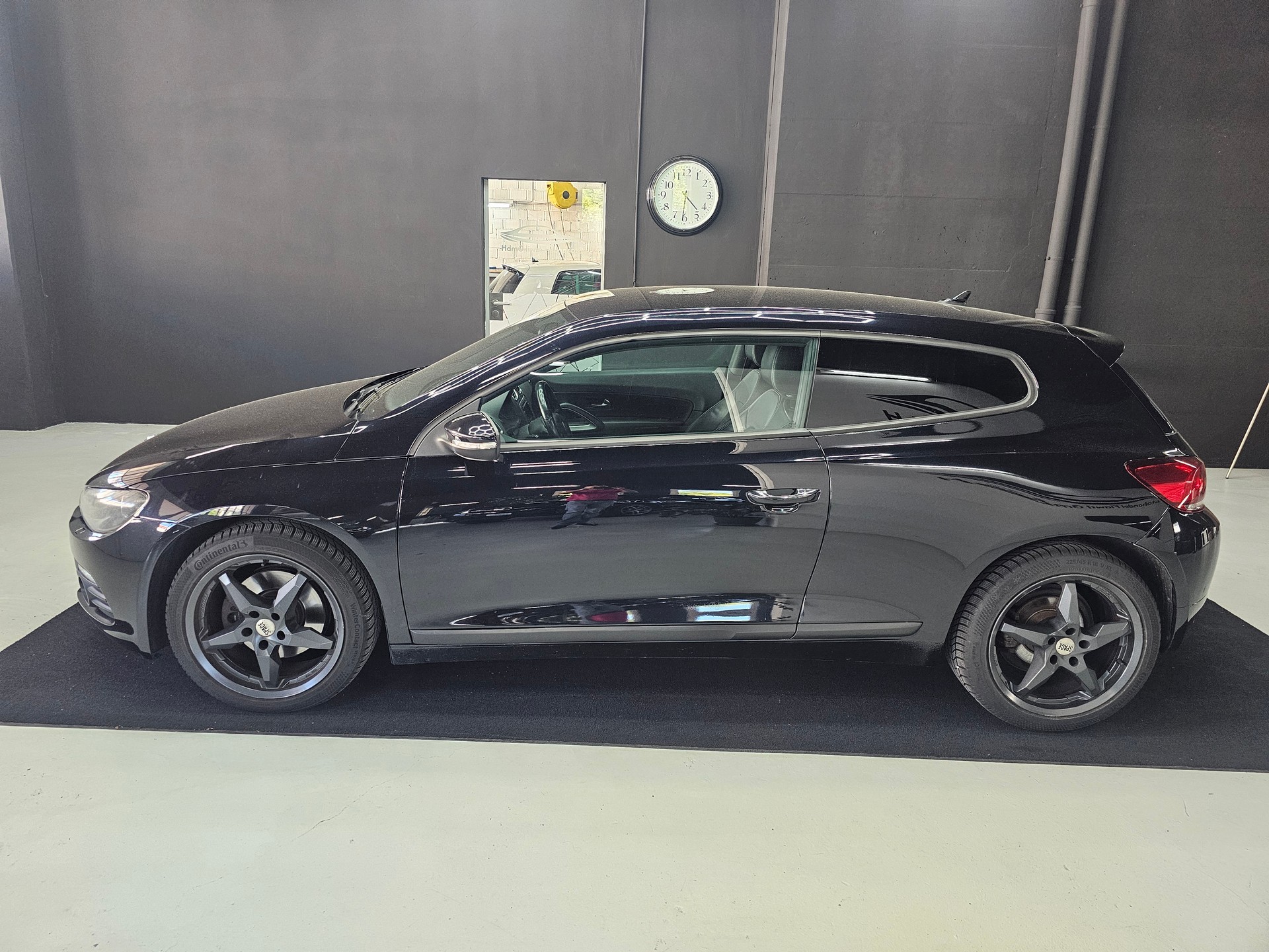 VW Scirocco 2.0 TSI DSG-showroom-element-3