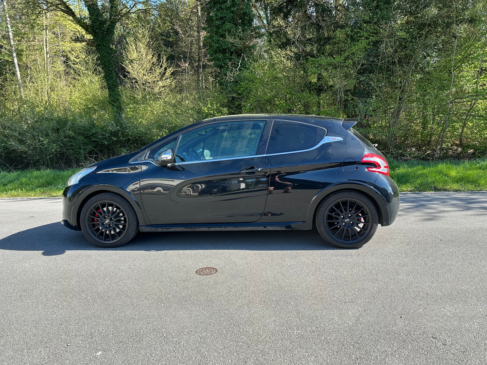 PEUGEOT 208 1.6 Turbo GTi-image-4