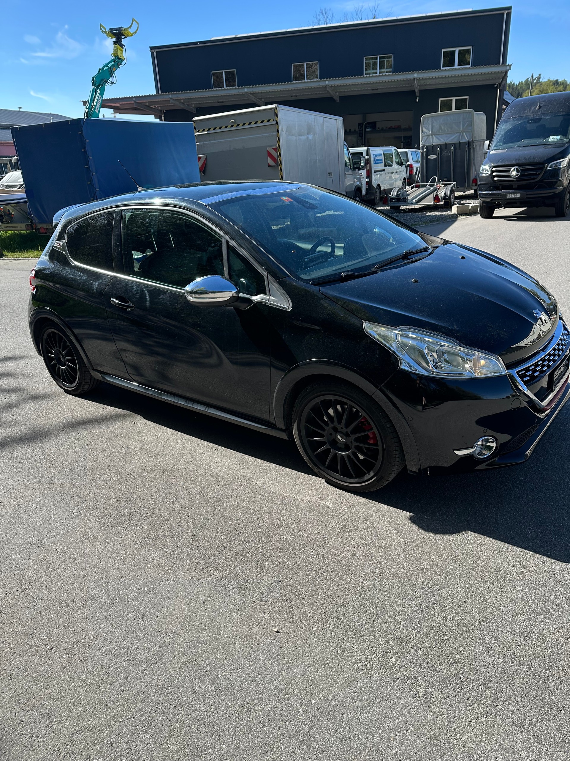 PEUGEOT 208 1.6 Turbo GTi