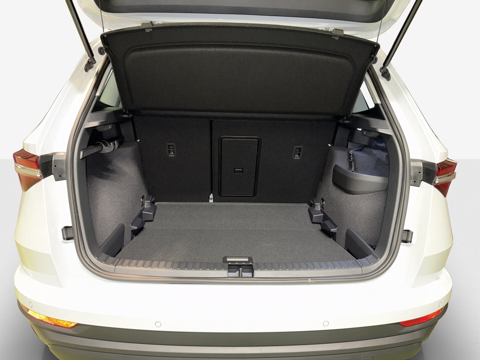 SKODA Karoq 1.5 TSI Dynamic DSG-image-12