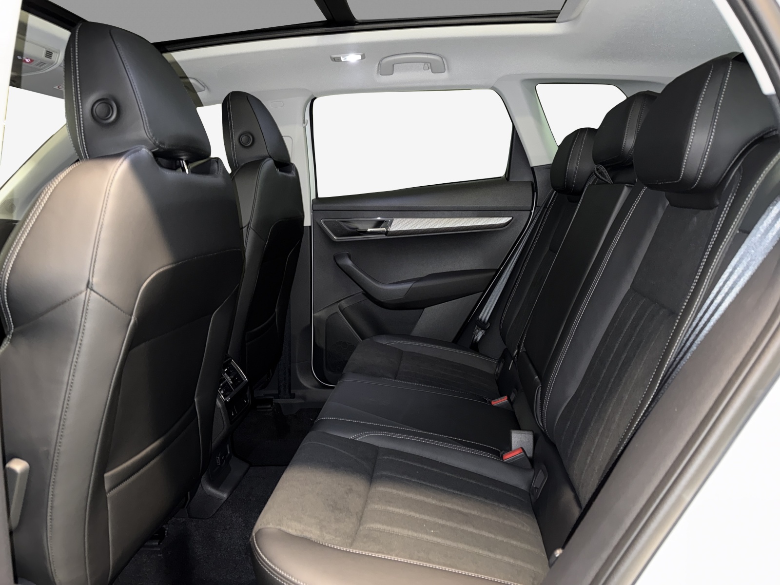 SKODA Karoq 1.5 TSI Dynamic DSG-image-11