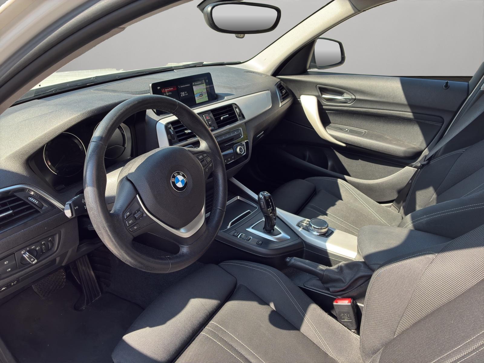 BMW 120d xDrive-image-8