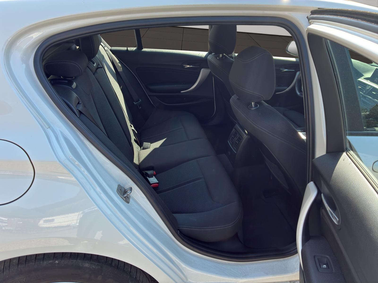 BMW 120d xDrive-image-11