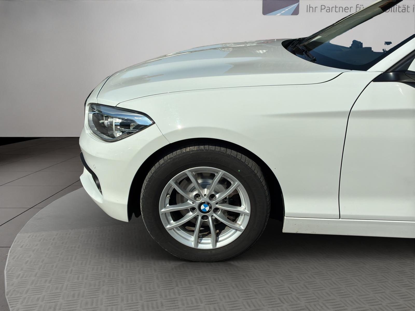 BMW 120d xDrive-image-17