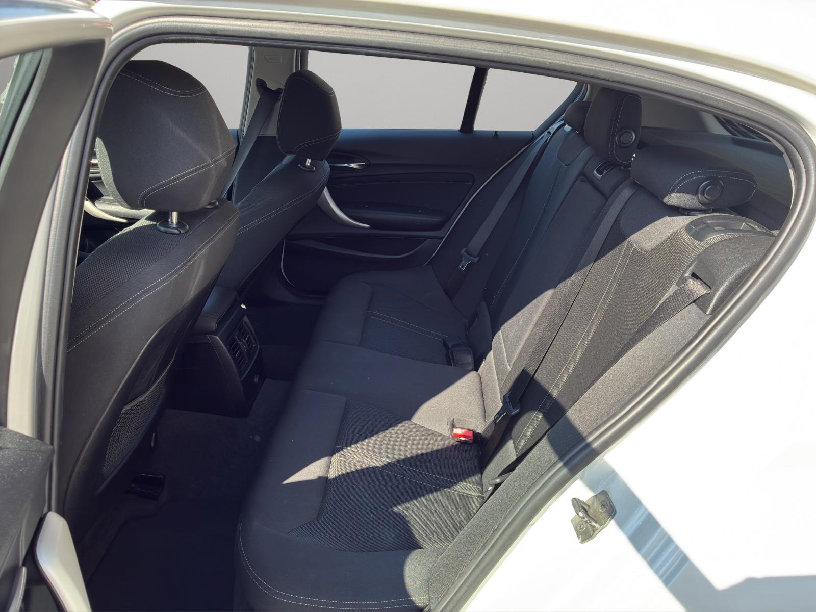 BMW 120d xDrive-image-9
