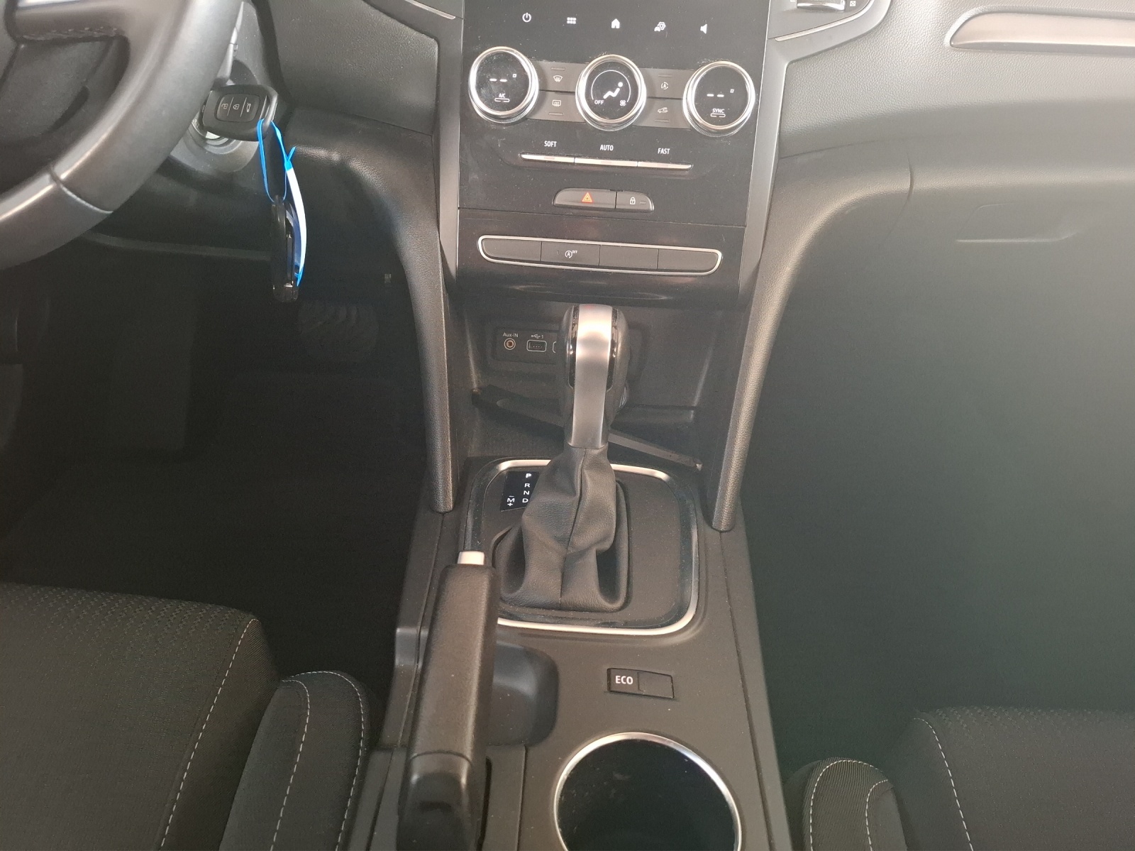 RENAULT Mégane Grandtour 1.5 dCi Business EDC // 8-fach bereift // Bremsbeläge NEU-image-12