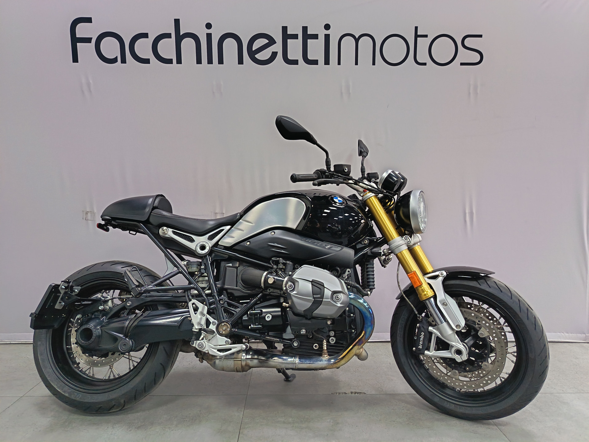 BMW R nineT