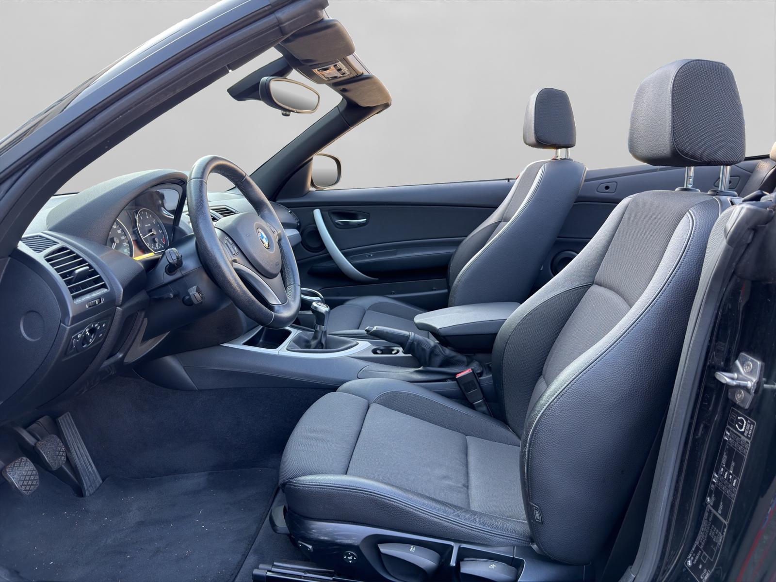 BMW 118i Cabrio-image-8