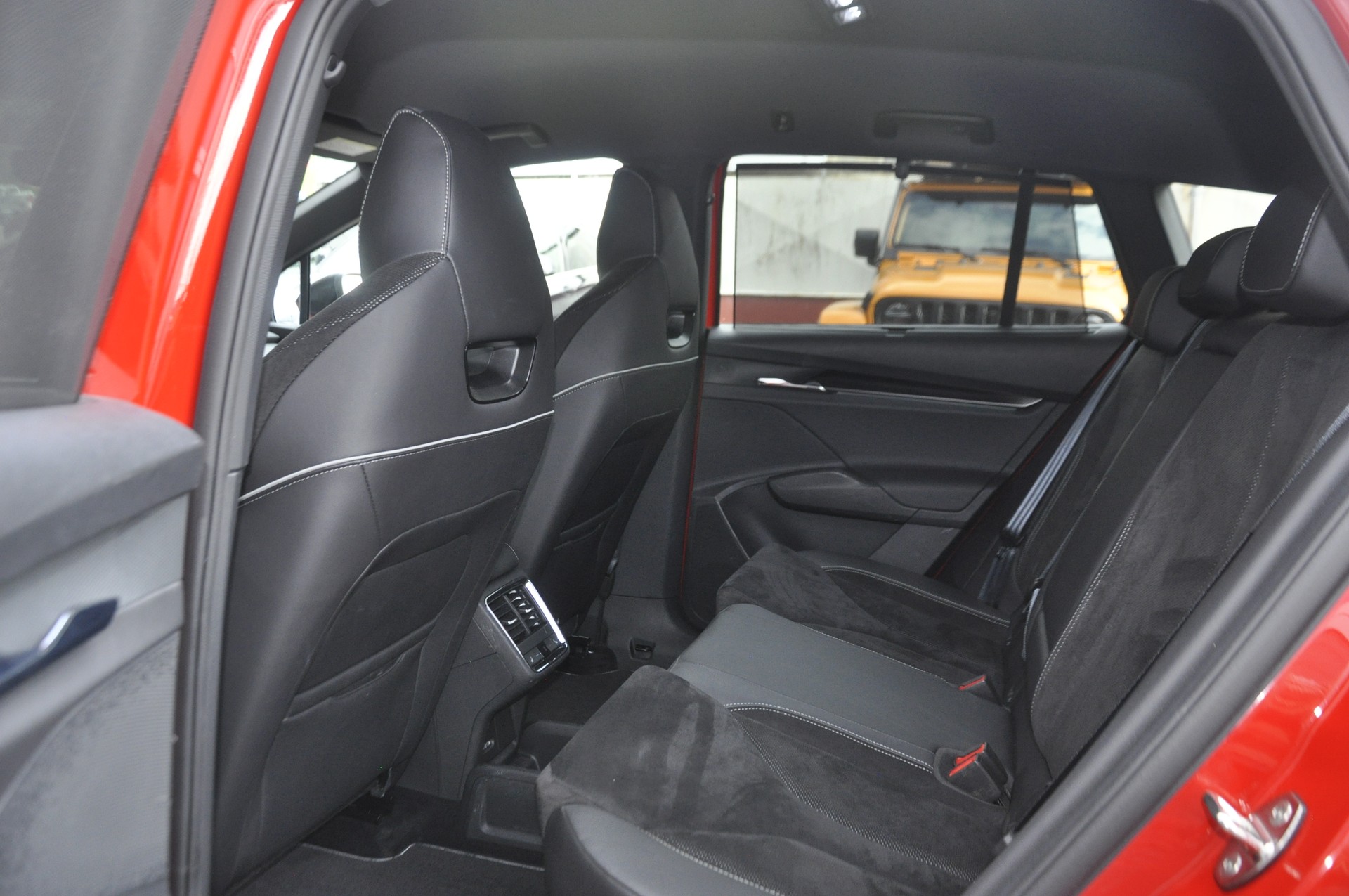 SKODA Enyaq iV 80x SportLine I Anhängerkupplung-image-5